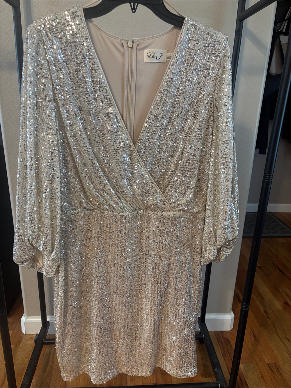 Eliza J Silver Sequin Long Sleeve V-Neck Dress